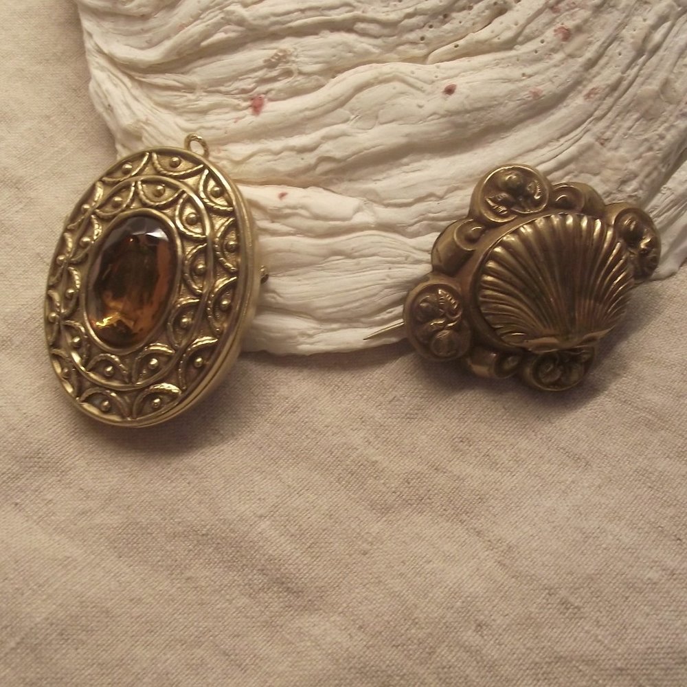 Perfume pins - seashell and topaz colored stone